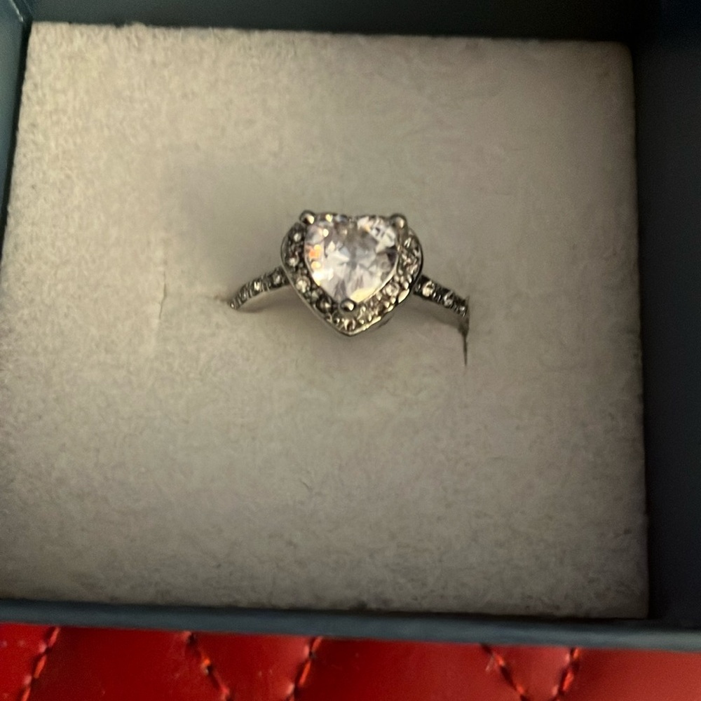 Elegant Silver Heart Ring